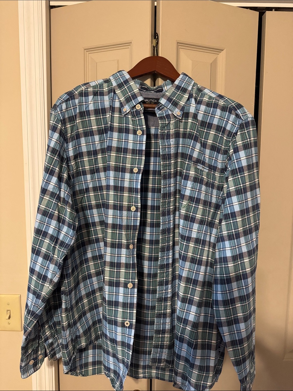 Nautica Men's XL Button-Down Shirt
